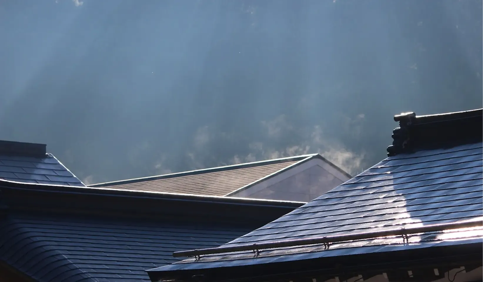 Metal vs. Asphalt Shingles: Which Roof Lasts Longer?
